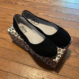 French Sole Sloop Flat - Black Suede Size 9